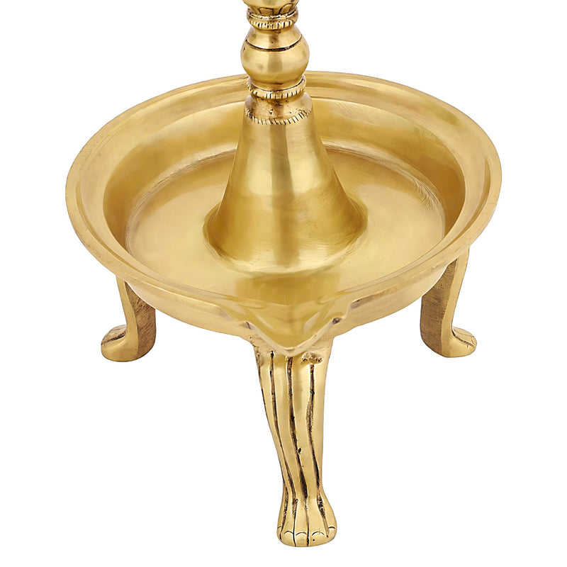 Brass Urli - beautifully crafted brass decorative bowl, golden finish, traditional Indian Urli, versatile home accent, ideal for floating flower petals or candles, adds a touch of elegance and tranquility to any space, perfect for creating a serene ambiance and enhancing interior decor, a timeless piece of art for both indoor and outdoor settings.