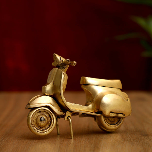 Brass Motor Vehicle - finely crafted brass model of a motor vehicle, exquisite detailing and craftsmanship, captures the essence of automotive design, adds a touch of elegance to your decor, ideal for car enthusiasts and collectors, available in various styles and models, a classic and timeless piece for automotive enthusiasts, a unique addition to your collection of brass sculptures and figurines, perfect for display in car showrooms, offices, or as a gift for automotive enthusiasts.